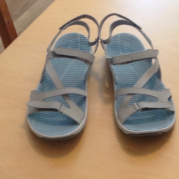 easy spirit waterproof shoes